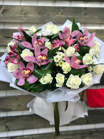 Букет цветов из: Розы и Хризантемы в Шолохово