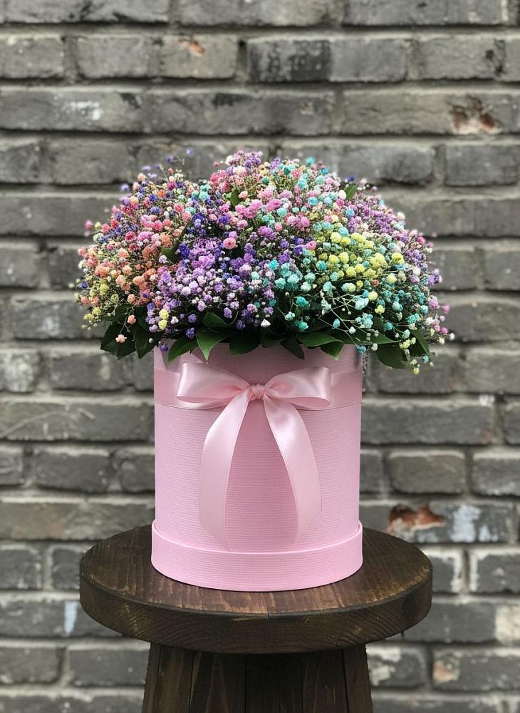 Цветочная композиция из Гипсофила и Розы в шляпной коробке в Шолохово