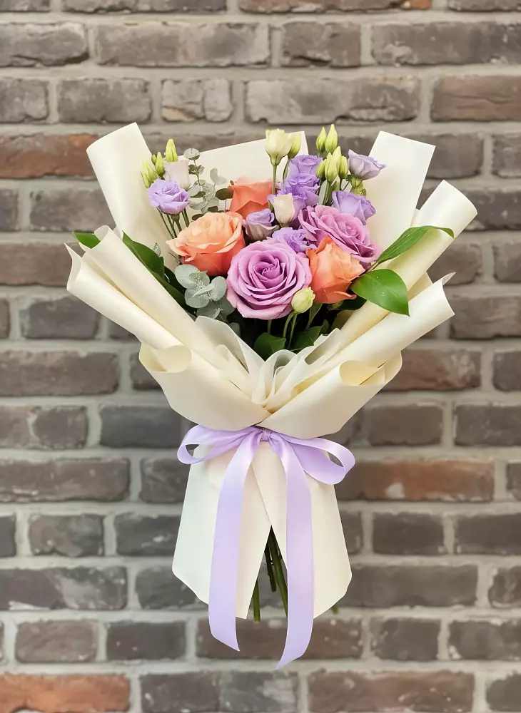 Букет цветов из: Лизиантусы и Розы в Шолохово