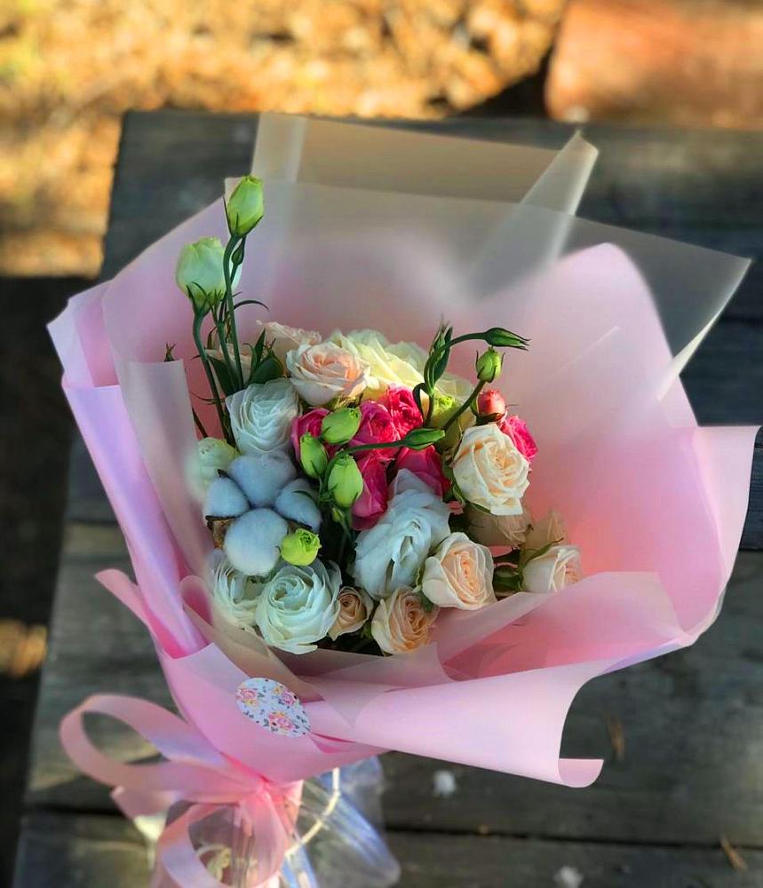 Букет цветов из: Розы и Лизиантусы в Шолохово