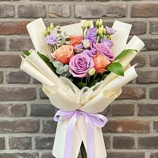 Букет цветов из:  Лизиантусы и Розы в Шолохово