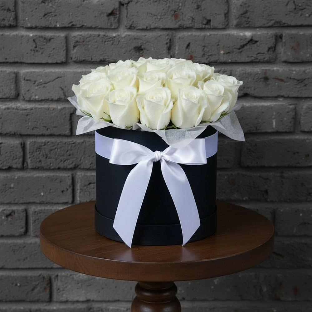 Цветочная композиция из Розы в шляпной коробке в Шолохово